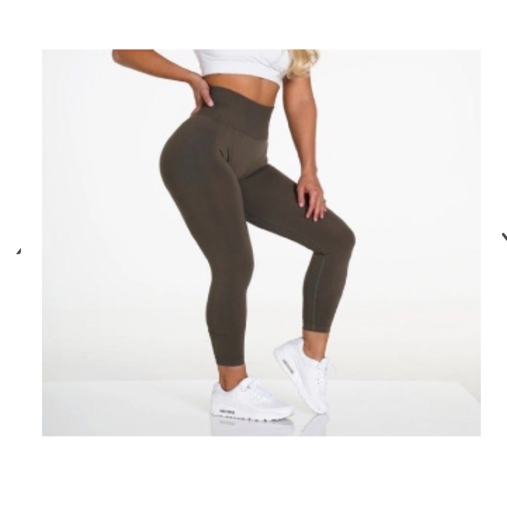 NWT NVGTN Olive Solid Seamless Legging M